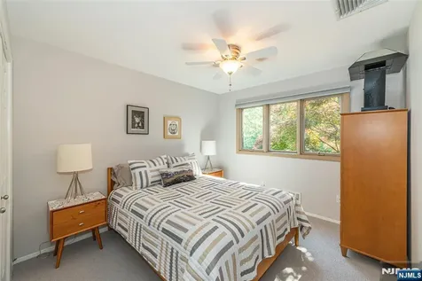 22 Woodbine Trail Par-troy Hills Twp. NJ 07054