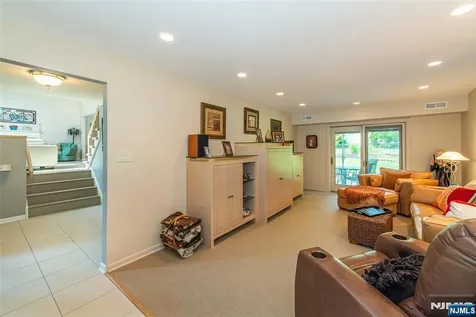 22 Woodbine Trail Par-troy Hills Twp. NJ 07054
