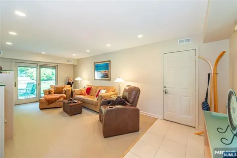 22 Woodbine Trail Par-troy Hills Twp. NJ 07054