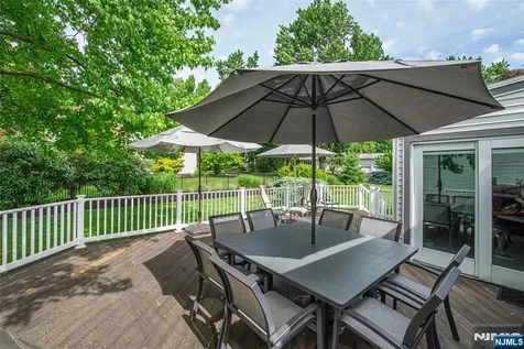 22 Woodbine Trail Par-troy Hills Twp. NJ 07054