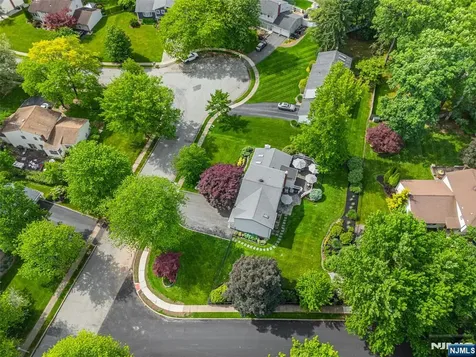 22 Woodbine Trail Par-troy Hills Twp. NJ 07054