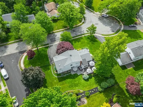 22 Woodbine Trail Par-troy Hills Twp. NJ 07054