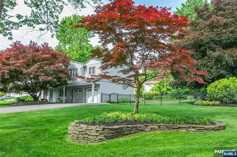 22 Woodbine Trail Par-troy Hills Twp. NJ 07054