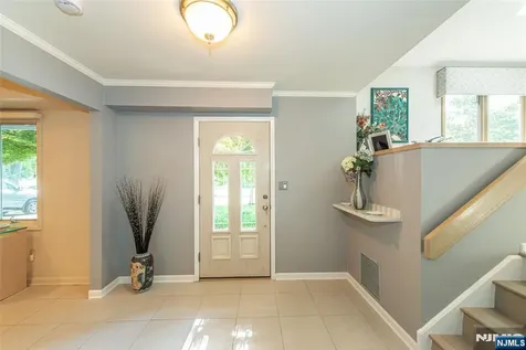22 Woodbine Trail Par-troy Hills Twp. NJ 07054