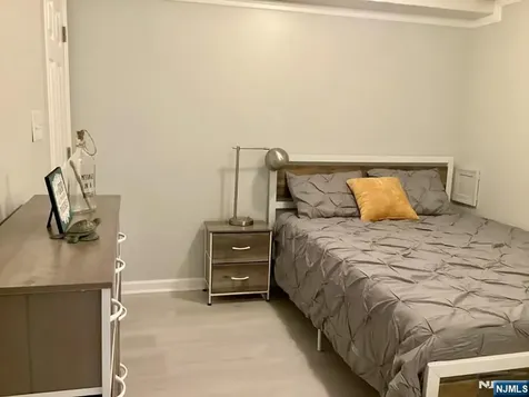 15 High Mountain Road Oakland NJ 07436