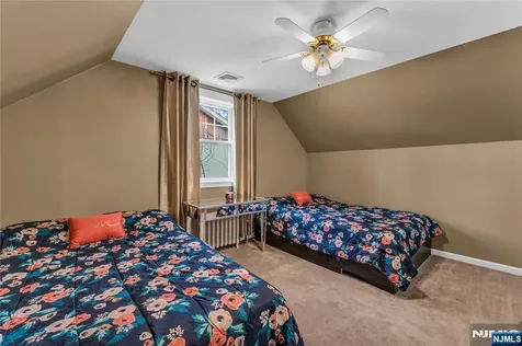 15 High Mountain Road Oakland NJ 07436