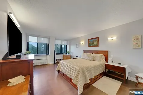 200 Winston Drive Cliffside Park NJ 07010