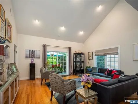 6 Westminster Way Pomona NY 10970