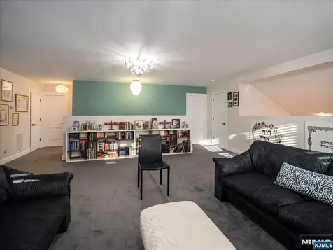 6 Westminster Way Pomona NY 10970