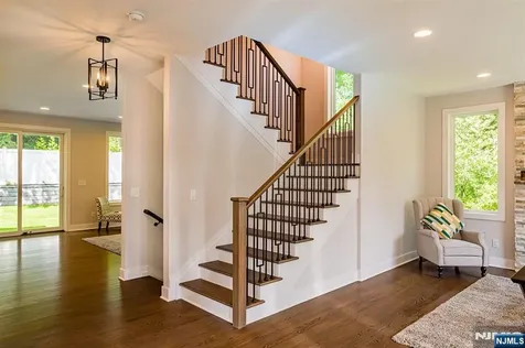 199 9th Street Cresskill NJ 07626