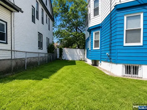 869 17th Street Newark NJ 07108