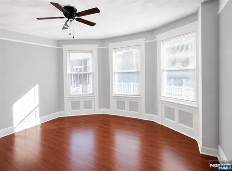 869 17th Street Newark NJ 07108