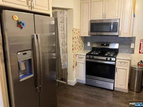 21 Lake Street East Orange NJ 07017