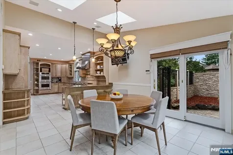 31 Forest Hills Way Cedar Grove NJ 07009