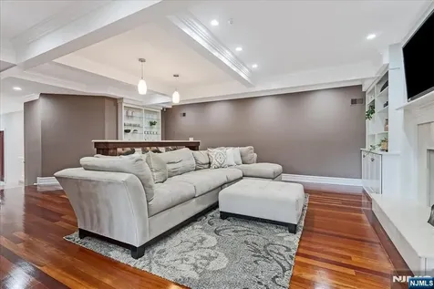 31 Forest Hills Way Cedar Grove NJ 07009