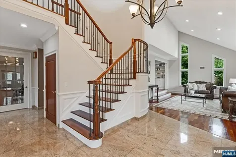 31 Forest Hills Way Cedar Grove NJ 07009