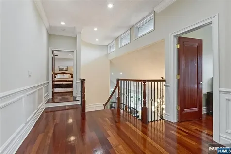 31 Forest Hills Way Cedar Grove NJ 07009