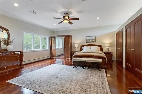 31 Forest Hills Way Cedar Grove NJ 07009