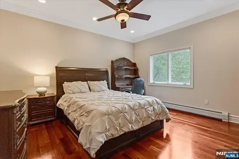 31 Forest Hills Way Cedar Grove NJ 07009
