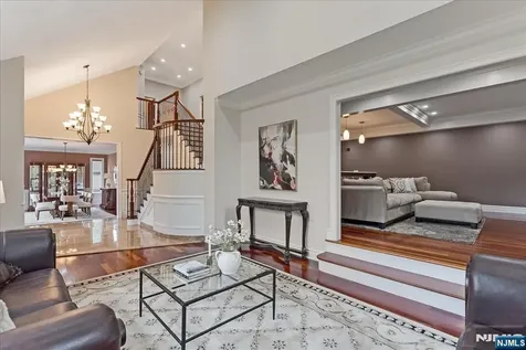 31 Forest Hills Way Cedar Grove NJ 07009