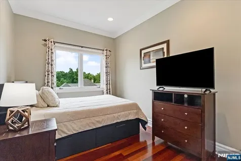 31 Forest Hills Way Cedar Grove NJ 07009