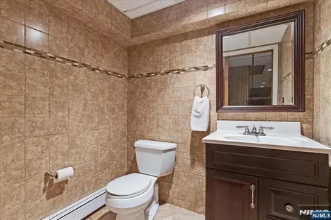 31 Forest Hills Way Cedar Grove NJ 07009