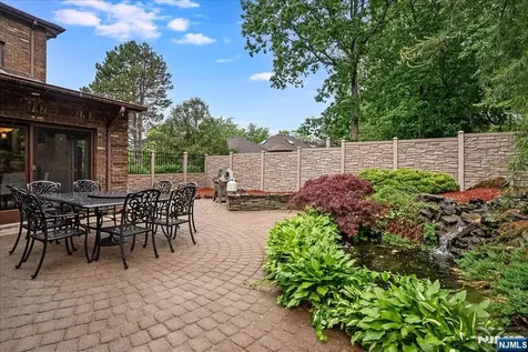 31 Forest Hills Way Cedar Grove NJ 07009