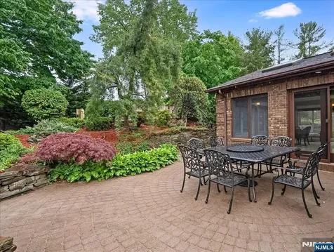 31 Forest Hills Way Cedar Grove NJ 07009
