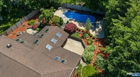 31 Forest Hills Way Cedar Grove NJ 07009
