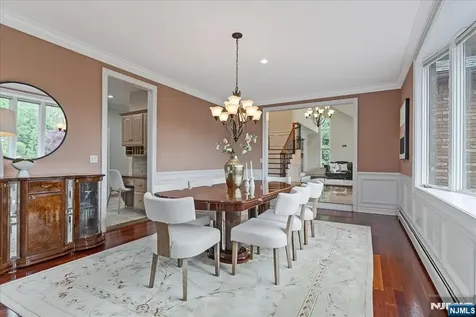 31 Forest Hills Way Cedar Grove NJ 07009