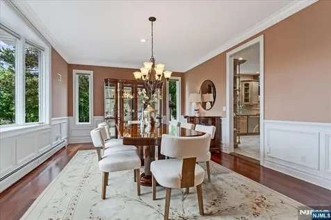 31 Forest Hills Way Cedar Grove NJ 07009