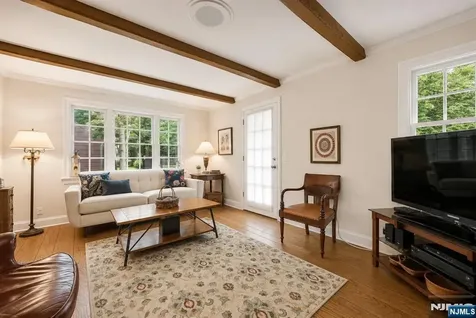 37 Van Dyke Drive Ho-ho-kus NJ 07423