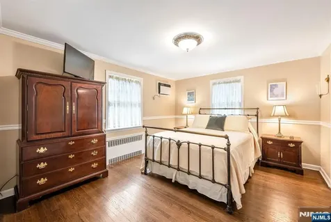 37 Van Dyke Drive Ho-ho-kus NJ 07423