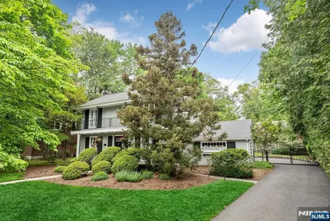 37 Van Dyke Drive Ho-ho-kus NJ 07423