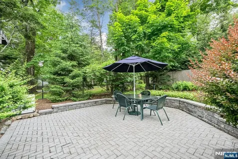 37 Van Dyke Drive Ho-ho-kus NJ 07423