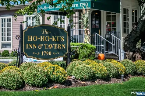 37 Van Dyke Drive Ho-ho-kus NJ 07423