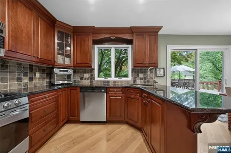 559 Wayne Drive River Vale NJ 07675