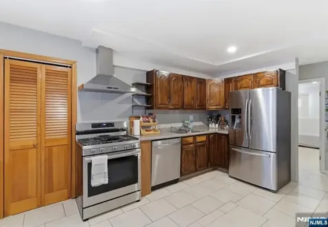 433 Chase Lyndhurst NJ 07071