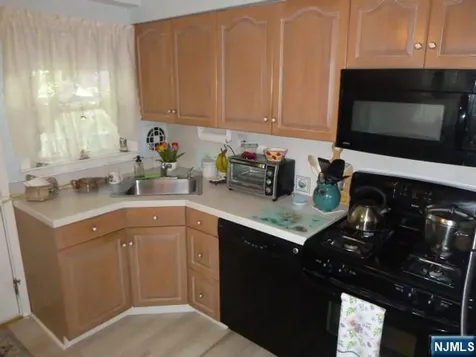 61 Aladdin Avenue Dumont NJ 07628