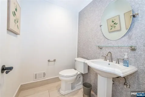 26 Mill Pond Road Woodland Park NJ 07424
