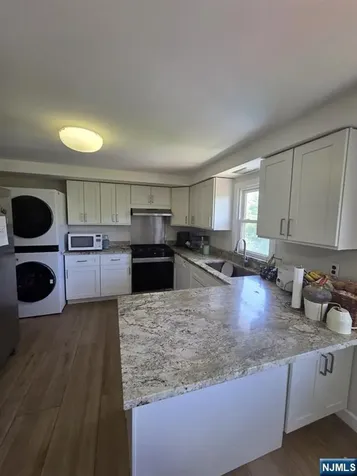 360 New York Avenue Lyndhurst NJ 07071