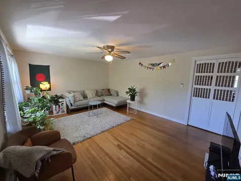 360 New York Avenue Lyndhurst NJ 07071