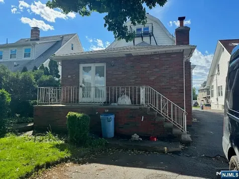 330 Stuyvesant Avenue Lyndhurst NJ 07071