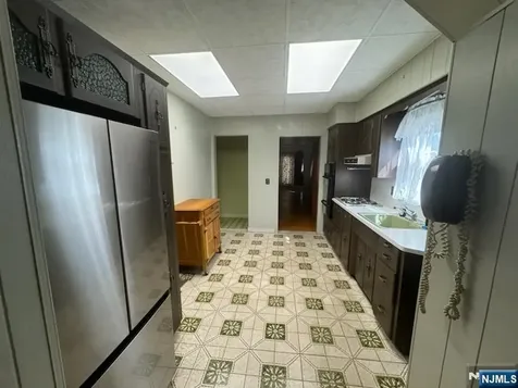 330 Stuyvesant Avenue Lyndhurst NJ 07071