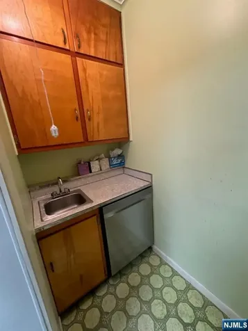 330 Stuyvesant Avenue Lyndhurst NJ 07071