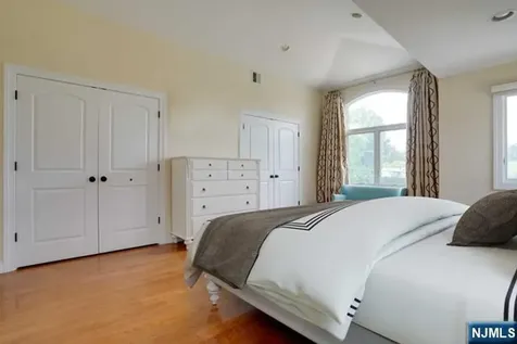 415 Westview Place Fort Lee NJ 07024