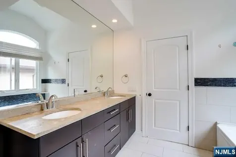 415 Westview Place Fort Lee NJ 07024