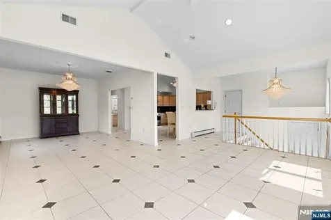 499 Morse Avenue Ridgefield NJ 07657