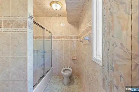 499 Morse Avenue Ridgefield NJ 07657