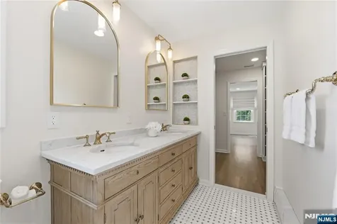 508 Tether Lane Paramus NJ 07652